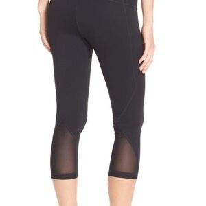 Zella Black & Gray Mesh Capri Yoga Leggings XS
